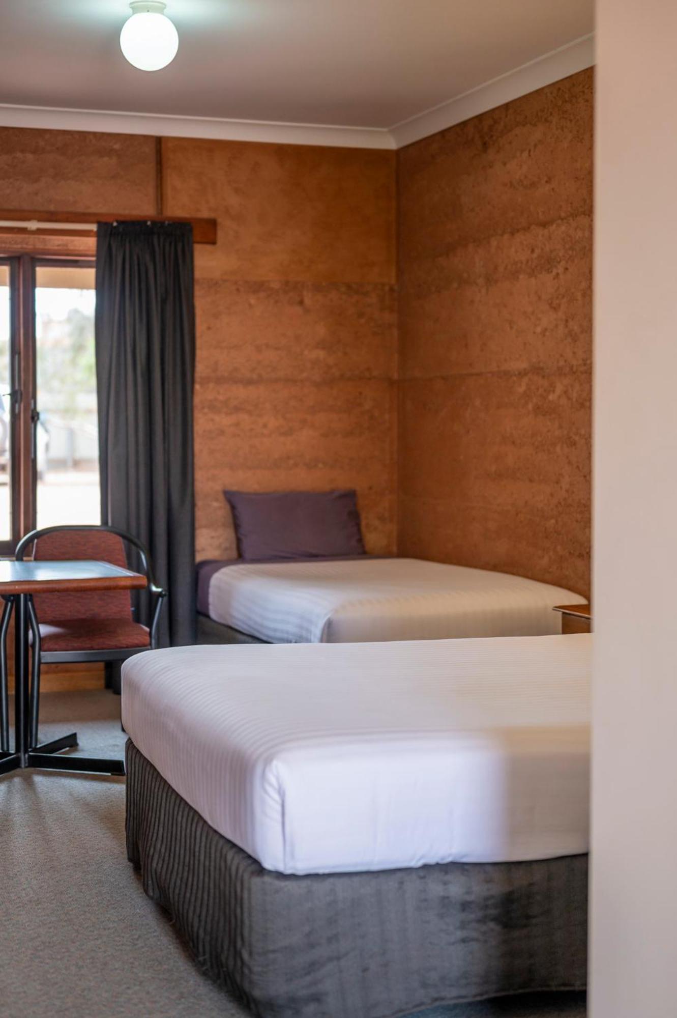 Mud Hut Motel Coober Pedy Luaran gambar